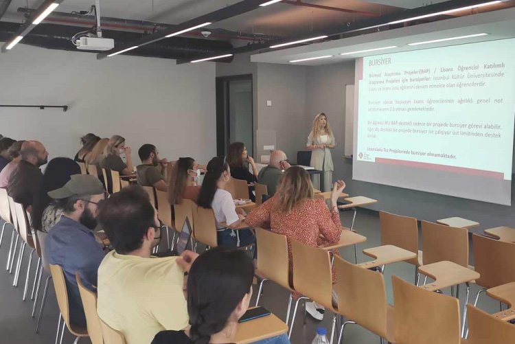 İİBF Akademisyenlerine Yönelik “Bilimsel Araştırma Projeleri ve Lisansüstü Tez Projeleri” Toplantısı